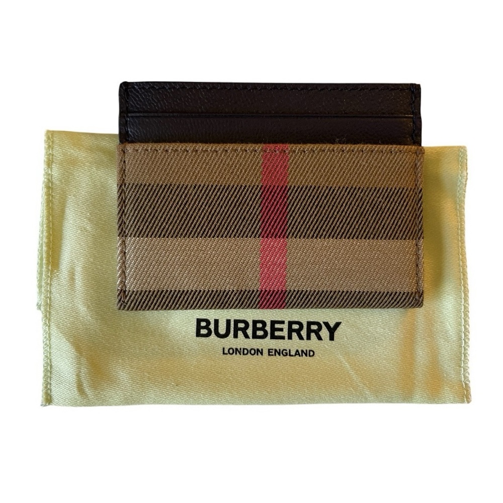 ❌🙅♀️SOLD🙅♀️❌ Burberry House Check Card Case - Picture 2 of 3